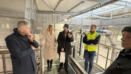 Županja in župani na ogledu nove skupne investicije na CČN Domžale-Kamnik.